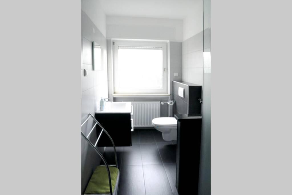Traumhafte Kurstadt Apartment Moderne 2Zkb Balkon Pkw Stellplatz 바트나우헴 외부 사진
